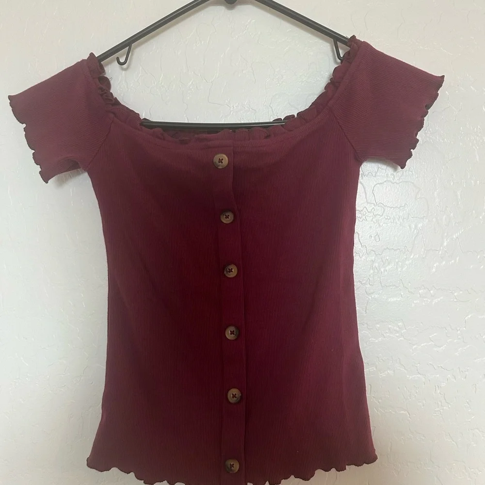 Women’s size small red Abercrombie soft off shoulder bodycon shirt dainty y2k - Picture 2 of 6